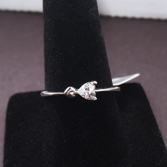 Petite Heart Shaped.925 Sterling Silver & Heart Shaped Cubic Zirconia Ring! - Picture 2 of 5